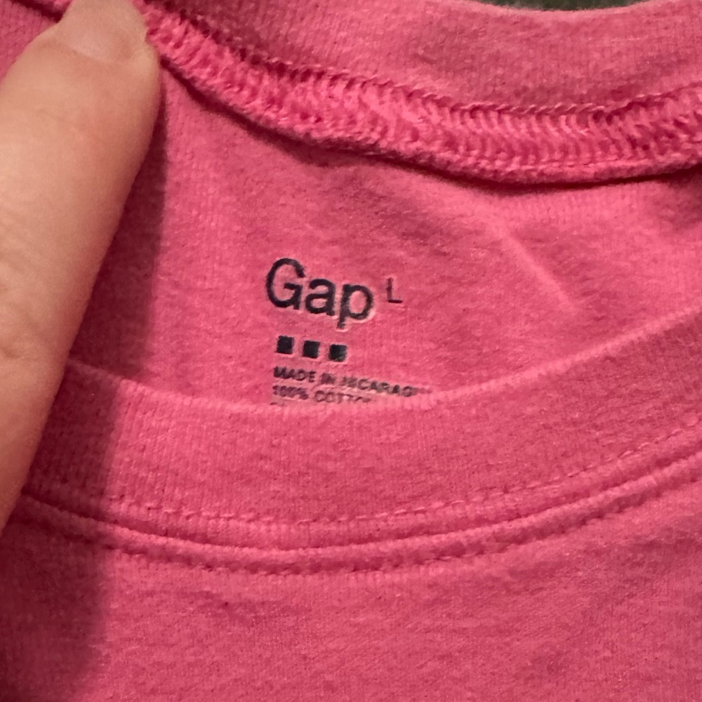 Pink Gap tee - Picture 2 of 3
